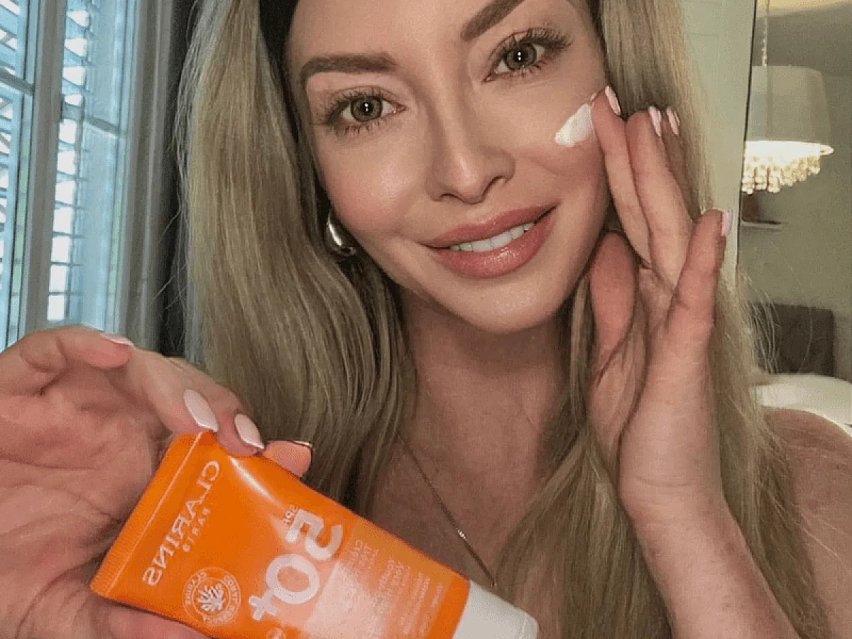 PerfectHair.ch-Ambassador Sarah empfiehlt Beauty-Produkte, die man im Urlaub nicht vergessen darf